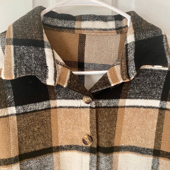 Women's Utility Jacket in Tan and Black Plaid - Picture 2 of 3